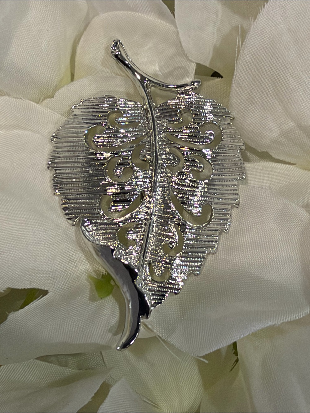 Vintage Signed GERRY'S Silver Tone Open Work Swirls Leaf Brooch Pin